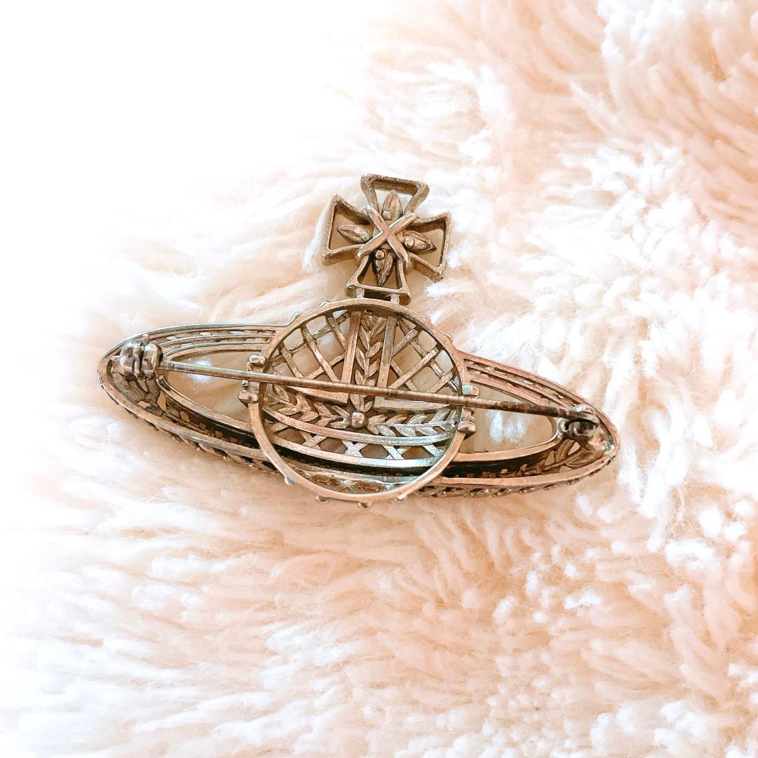 Vivienne Westwood ロゴ ブローチ　箱付き