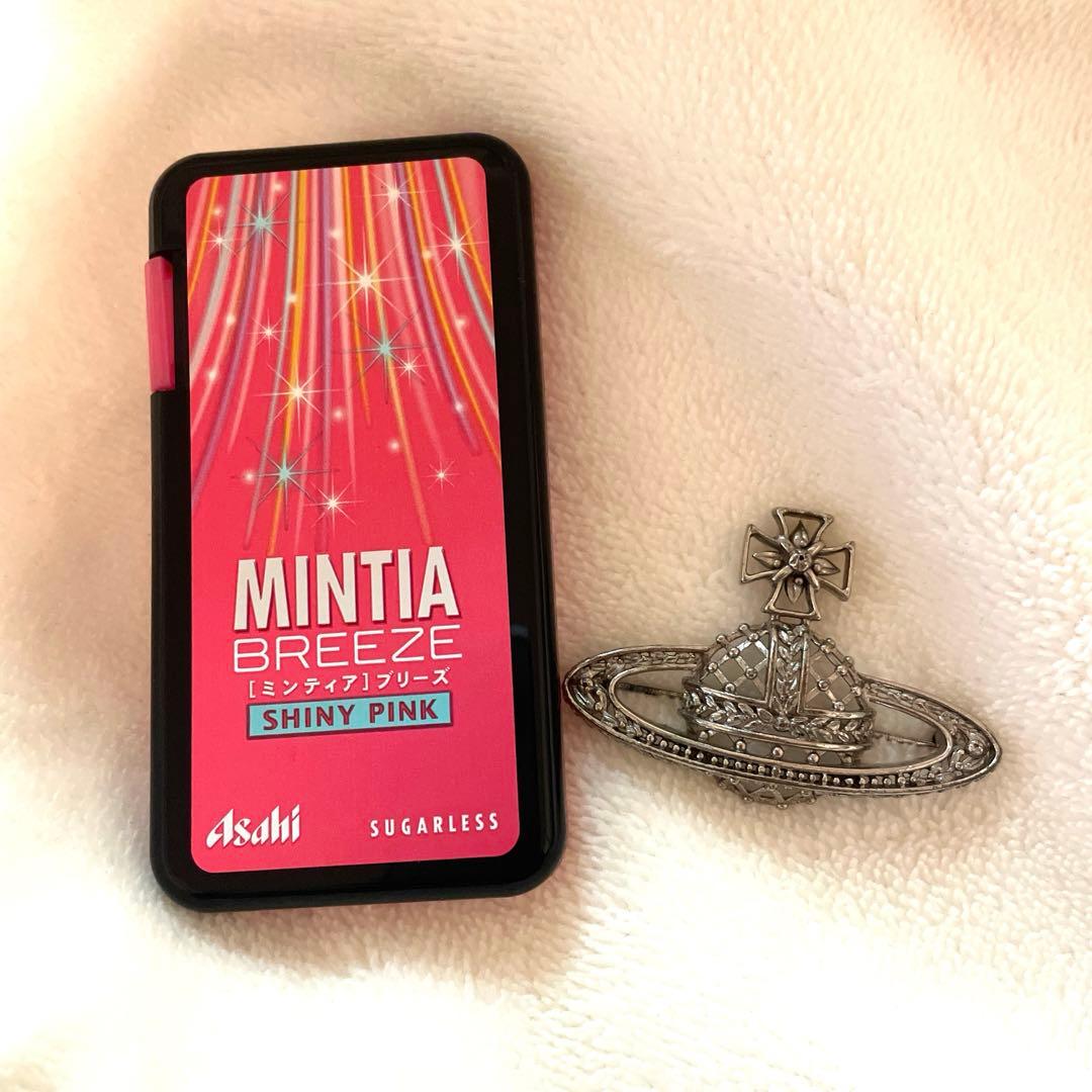 Vivienne Westwood ロゴ ブローチ　箱付き