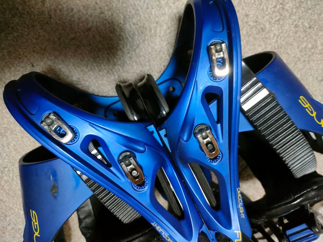 FLUX DS スノーボードビンディング 青/黒