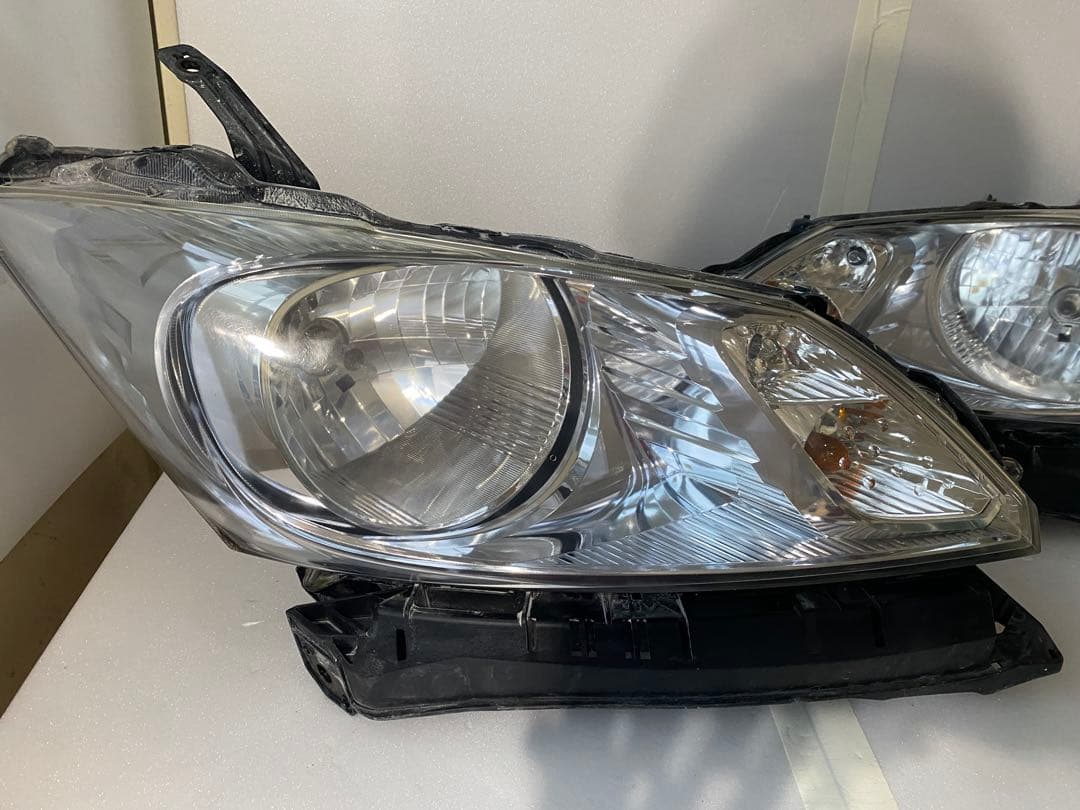 ホンダ フリード GB3/GB4 前期 純正ヘッドライト 左右セット ハロゲン