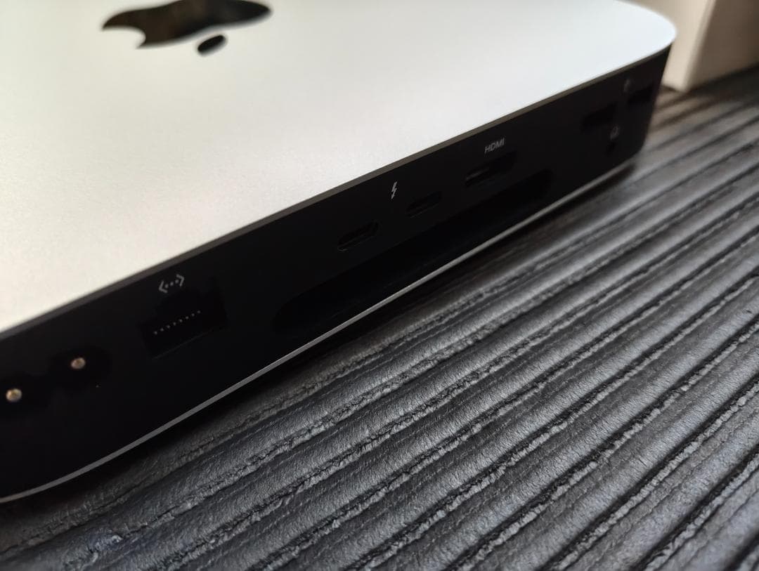 Apple Mac mini M2（メモリ16GB / SSD 256GB）