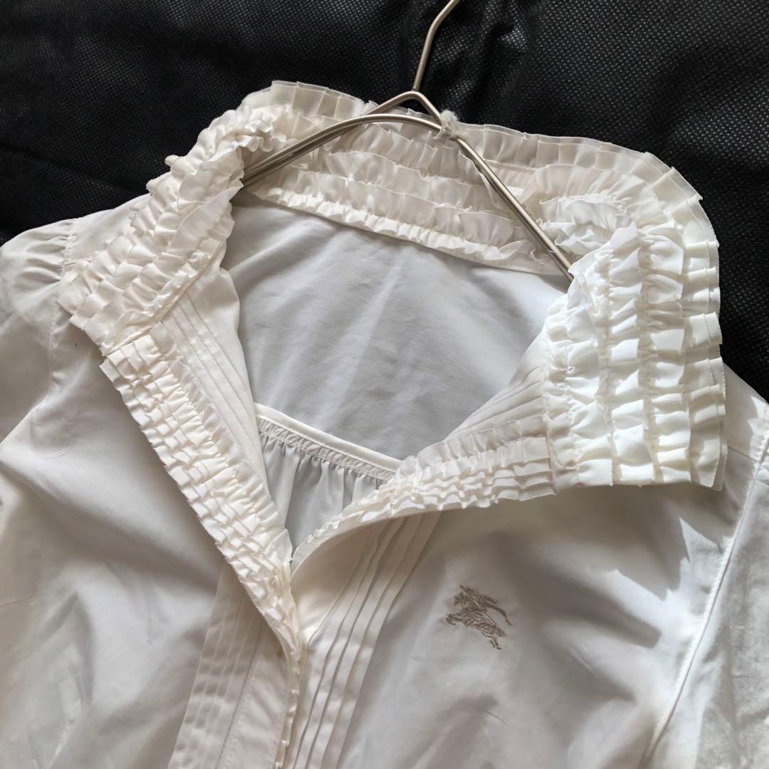 美品✨バーバリー【36】ピンタックフリルブラウス　シャツ　ホース刺繍　綿100%