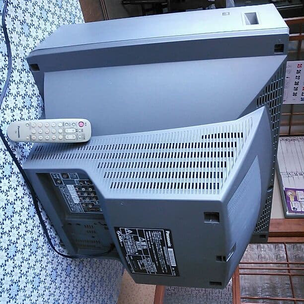 パナソニック25型　平面ブラウン管TV 2002年製　TH-25FB5