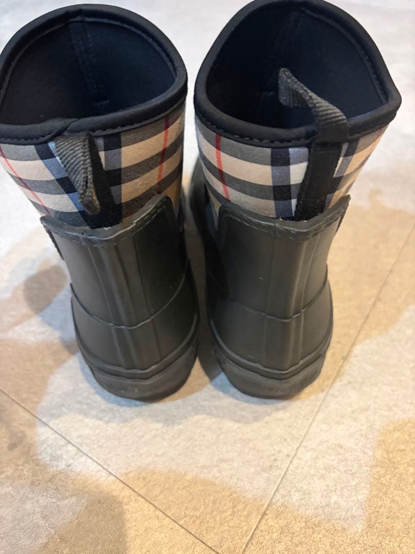 Burberry ブラック ベージュ 長靴　ブーツ
