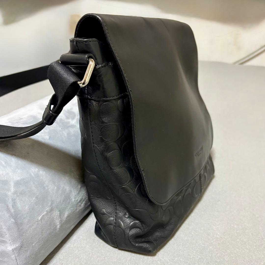 COACH コーチ メッセンジャーバッグ エンボス 斜め掛け レザー ブラック