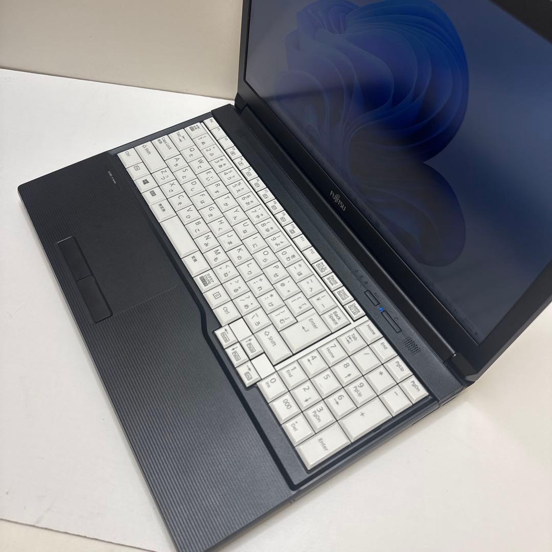 Fujitsu FUTRO A5511M /動作良好256GB