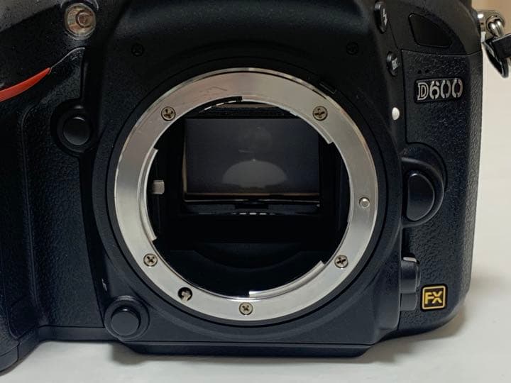 ◎撮影数5950回以下☆Nikon D600 ボディ　希少美品　FXフルサイズ