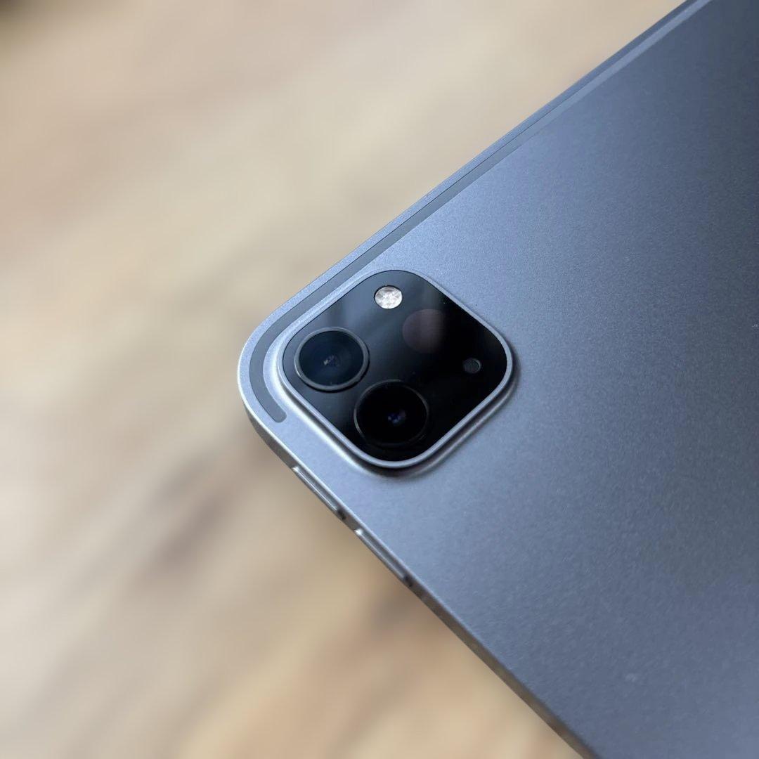 Apple iPad Pro 12.9インチとiPhone15のセット