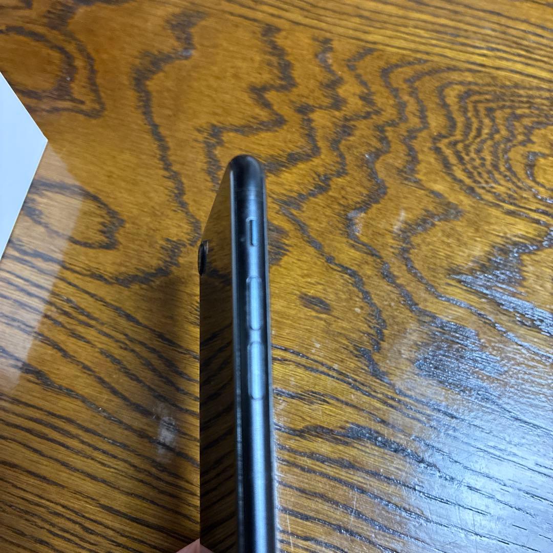 iPhone SE (第2世代) ブラック　SIMフリー　64GB