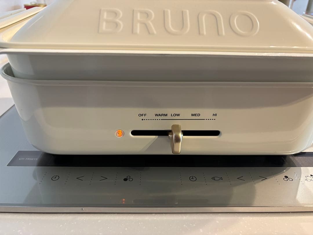 ［美品]BRUNO ホットプレート ホワイト セラミックコート鍋付き
