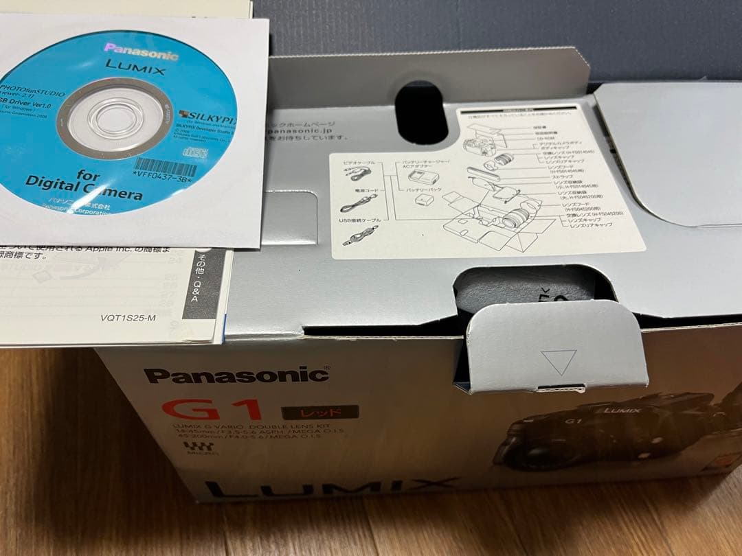 【Panasonic】LUMIX DMC-G1R ダブルズームレンズキットレッド