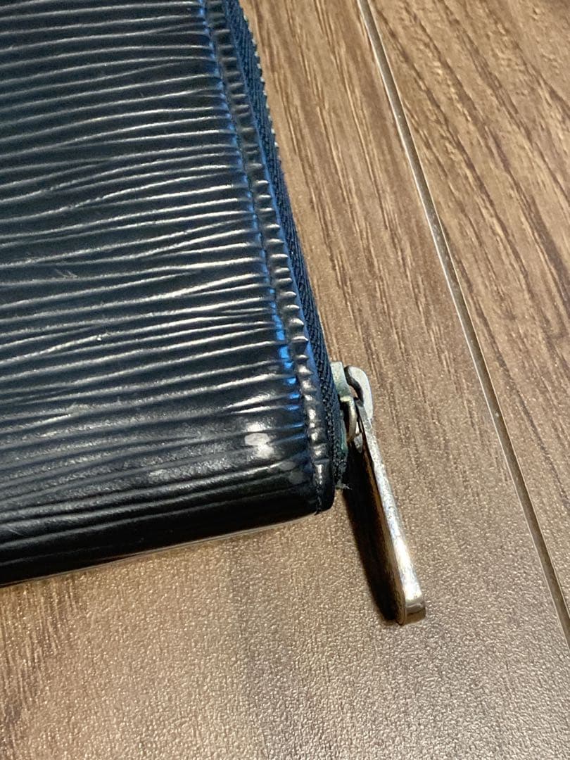 ルイヴィトン エピ ジッピーパース 小銭入れ ミニ財布 黒