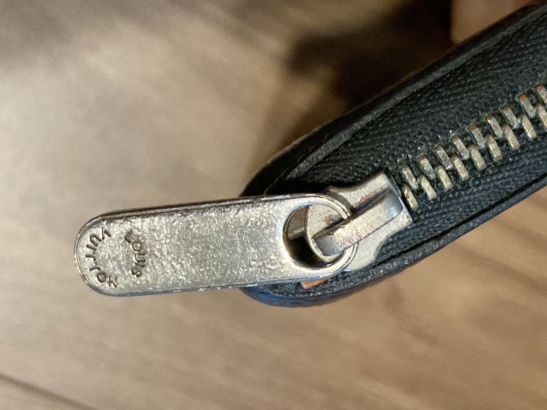 ルイヴィトン エピ ジッピーパース 小銭入れ ミニ財布 黒