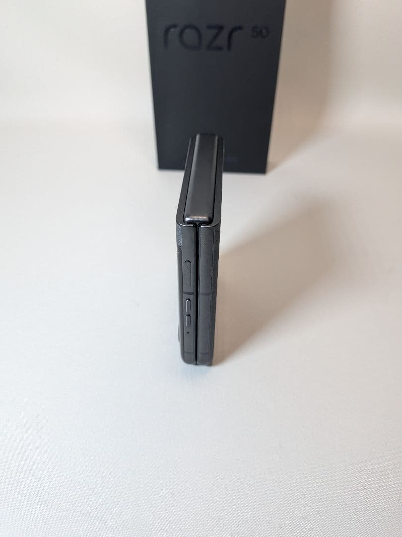 国内版Motorola razr 50（モトローラ レイザー50）SIMフリー