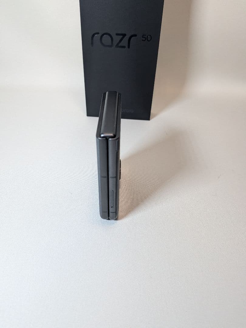 国内版Motorola razr 50（モトローラ レイザー50）SIMフリー