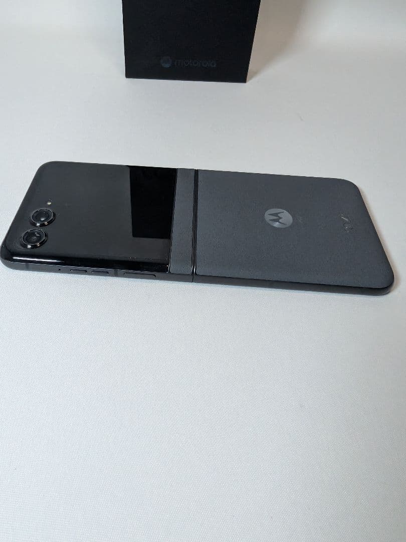 国内版Motorola razr 50（モトローラ レイザー50）SIMフリー