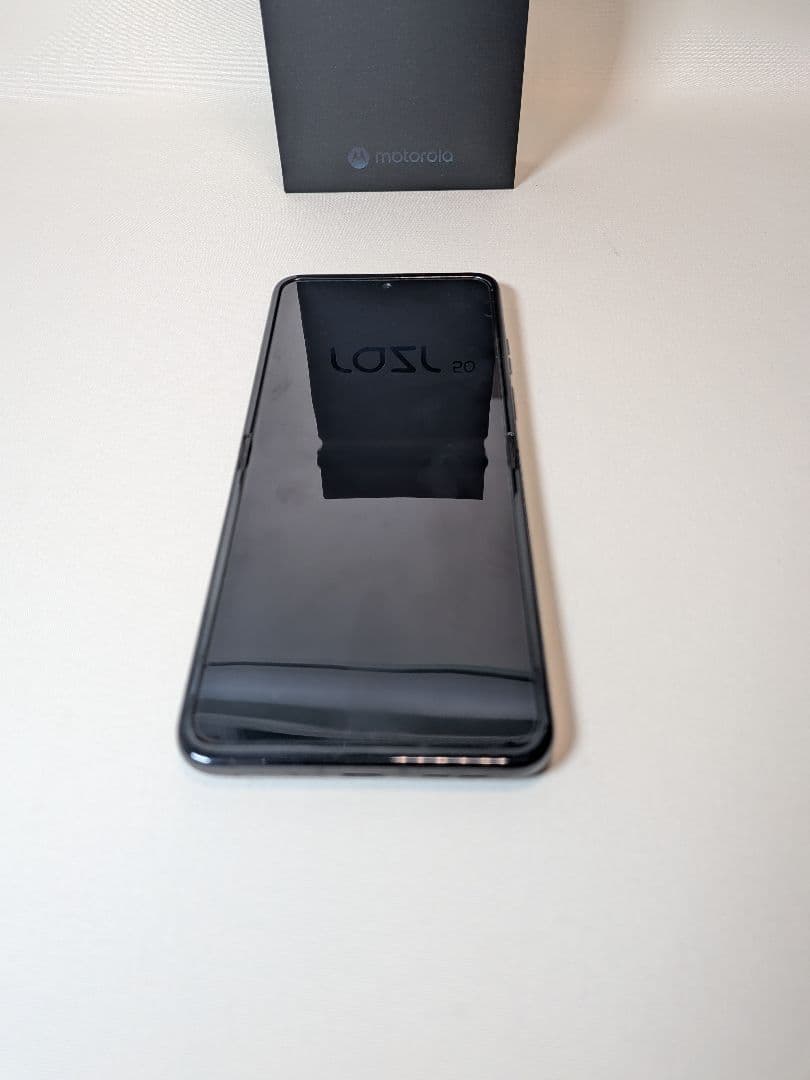 国内版Motorola razr 50（モトローラ レイザー50）SIMフリー