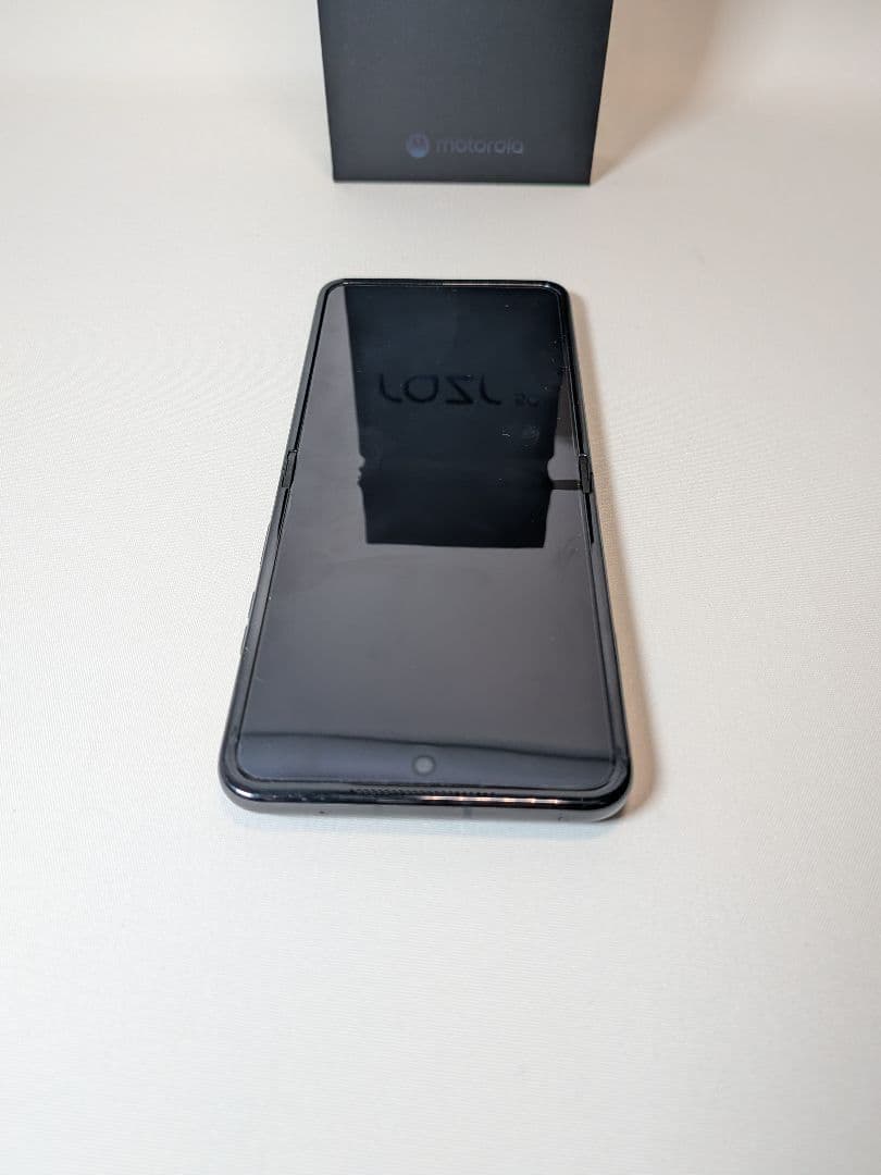 国内版Motorola razr 50（モトローラ レイザー50）SIMフリー