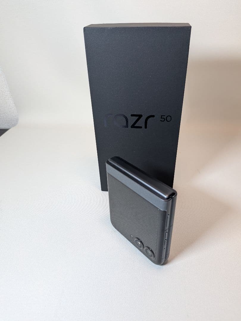 国内版Motorola razr 50（モトローラ レイザー50）SIMフリー