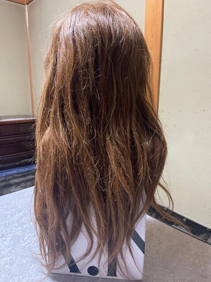 N.B.A.A. ブラウンロングウィッグ