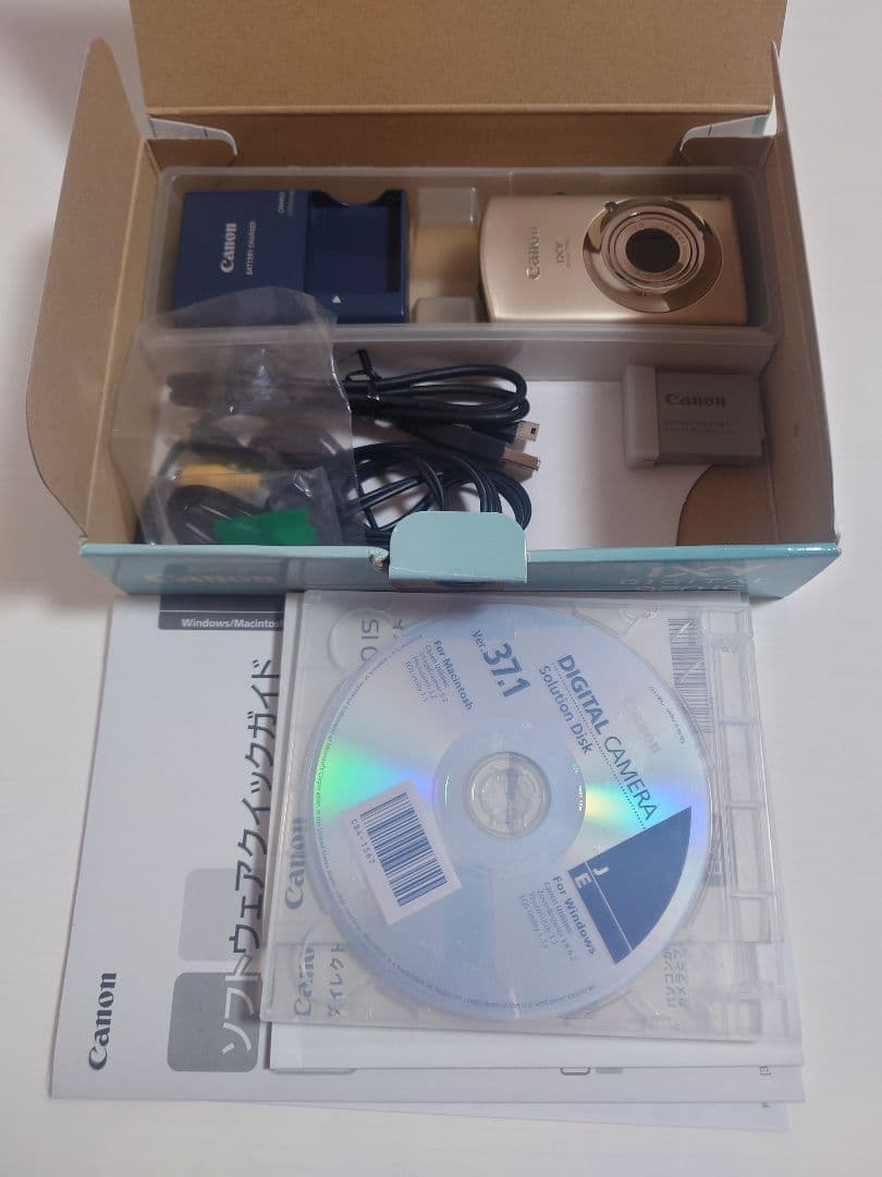 キャノン　デジカメ　IXY 920 IS ゴールド 箱あり　美品