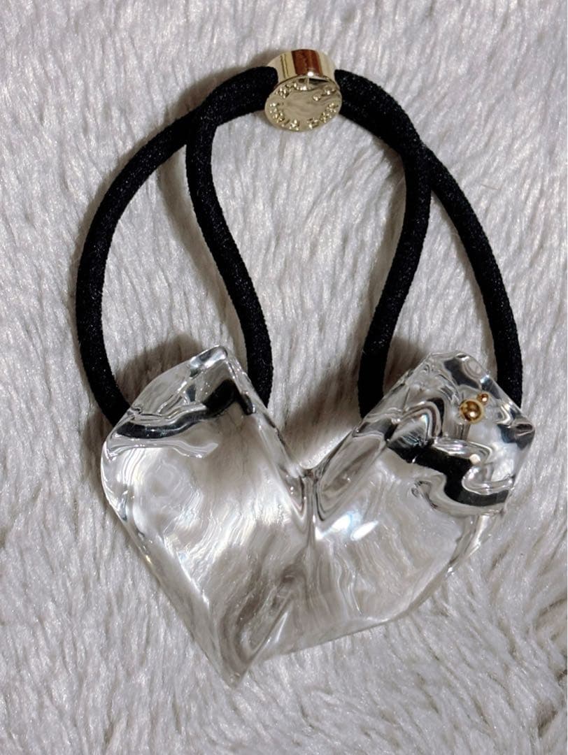 ハート ジェムポニー ラージ ウィズ アイコンスタッズ　ザヘアバートウキョウ