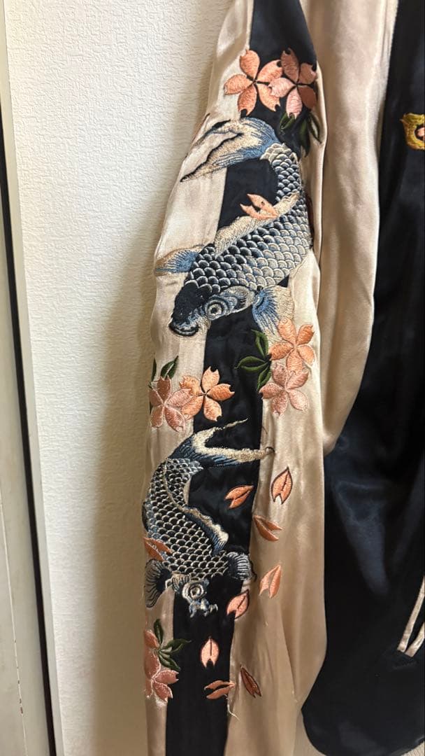 ねこむ様用 リバーシブル 花旅楽団 鯉と桜刺繍のサテン スカジャン