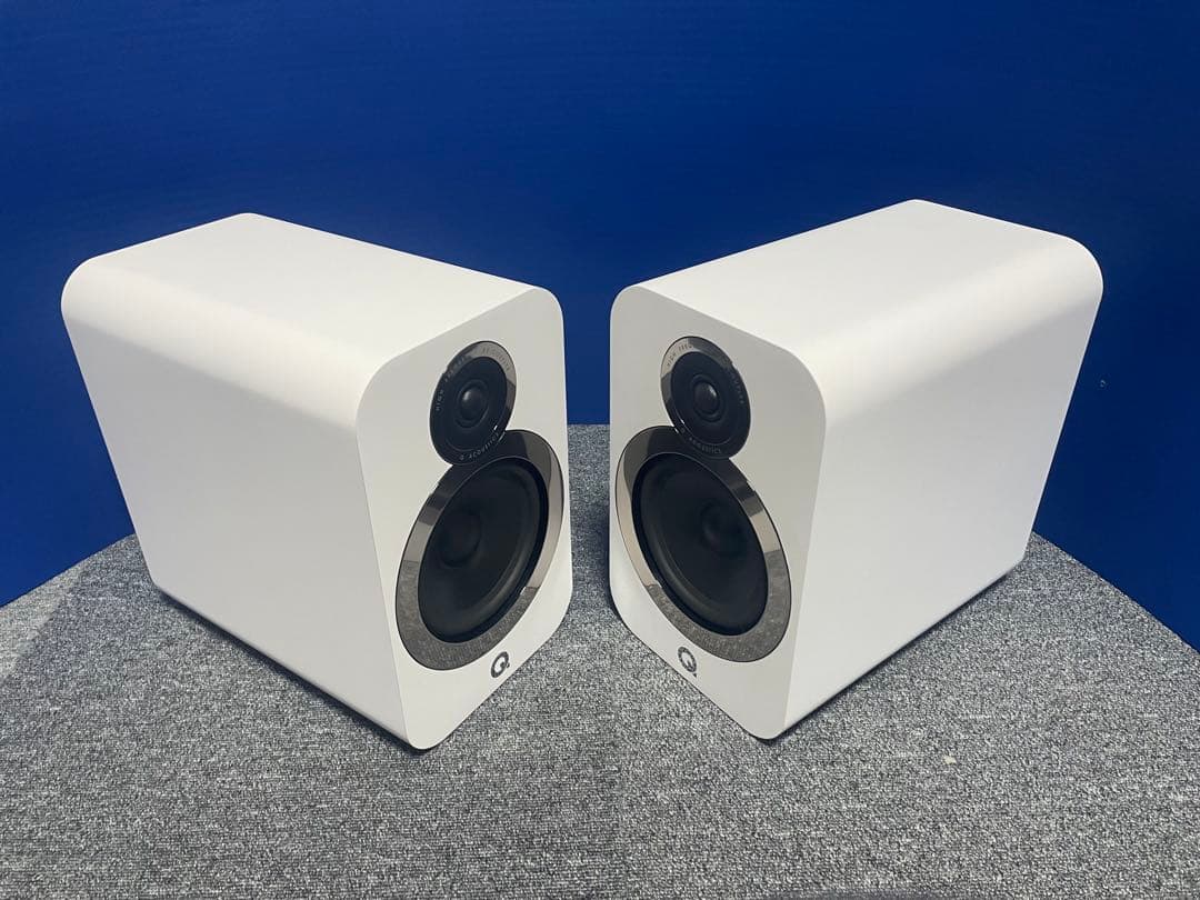 Q acoustics 3030i ホワイト　スピーカー