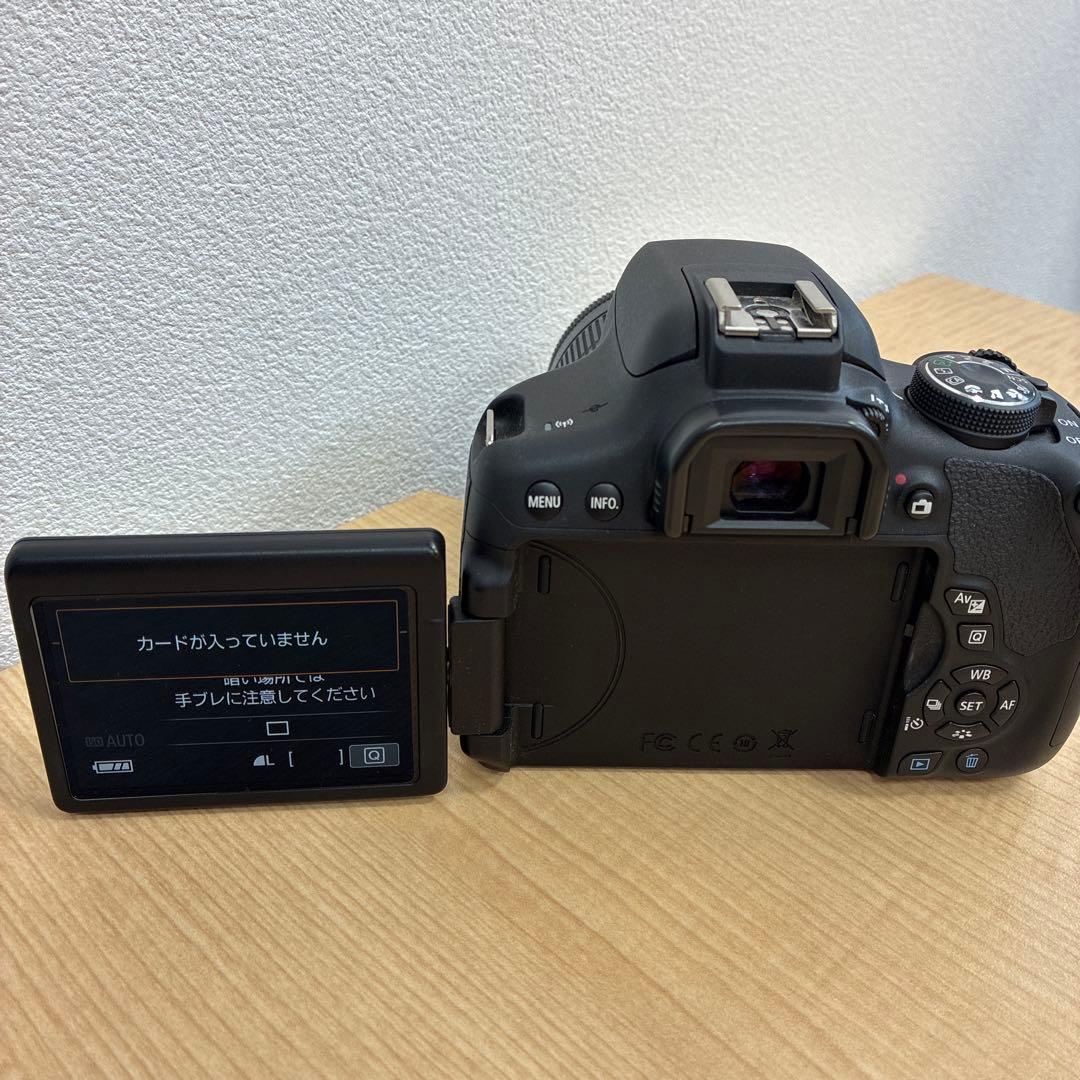 Canon EOS Kiss X8i ダブルズームキット　Wi-Fi機能付き