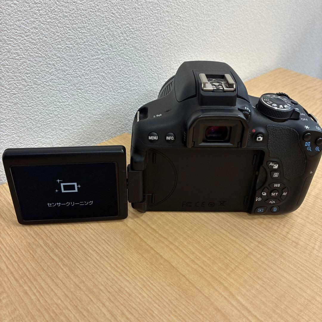 Canon EOS Kiss X8i ダブルズームキット　Wi-Fi機能付き