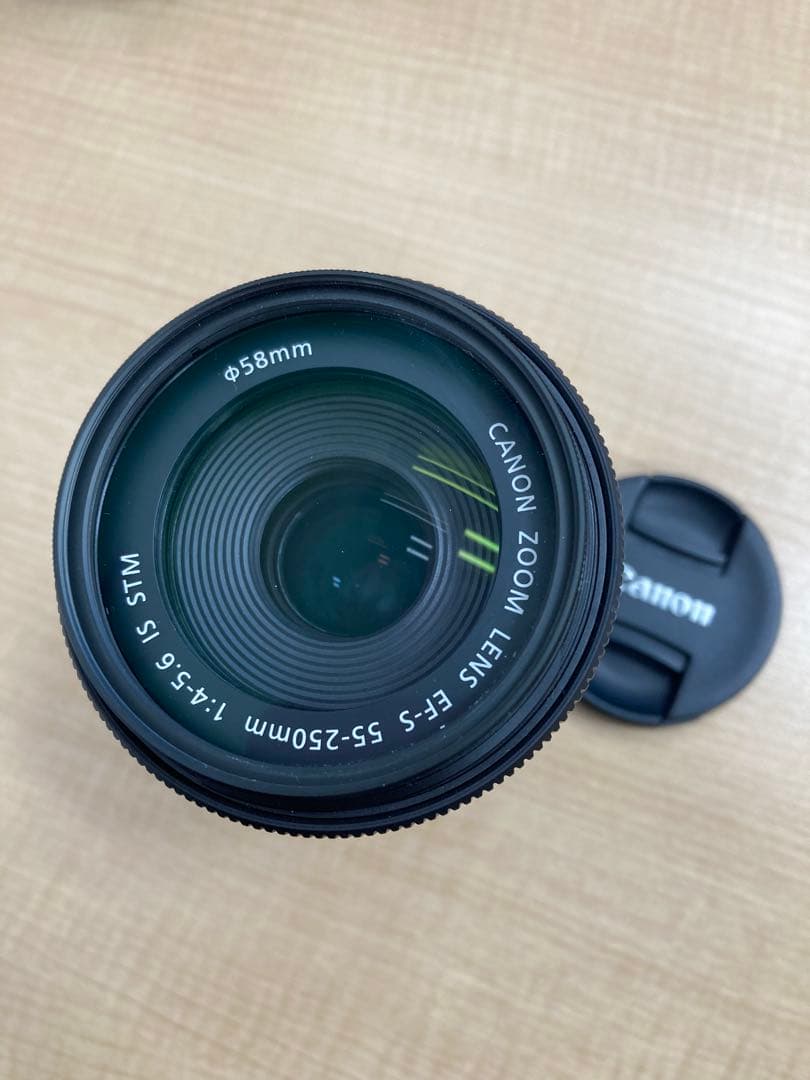 Canon EOS Kiss X8i ダブルズームキット　Wi-Fi機能付き