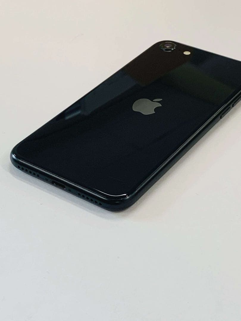 iPhone SE 第3世代 64GB SIMフリー美品