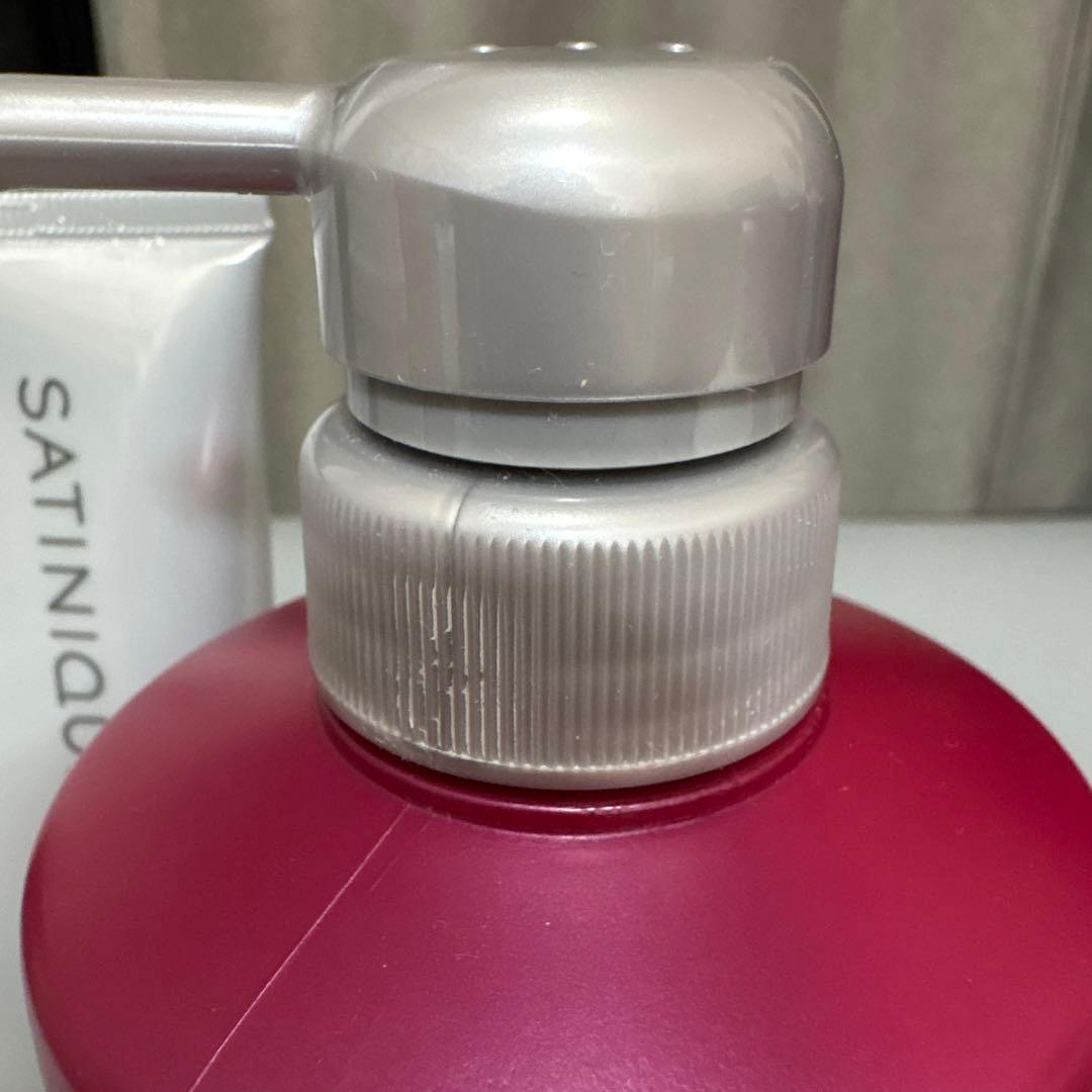 新品・未使用サテニークリペアシャンプーコンディショナーヘアマスクセットAmway