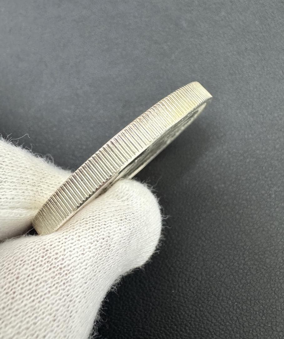 ★美品★ベネズエラ　100ボリバル 銀貨　ケース付き