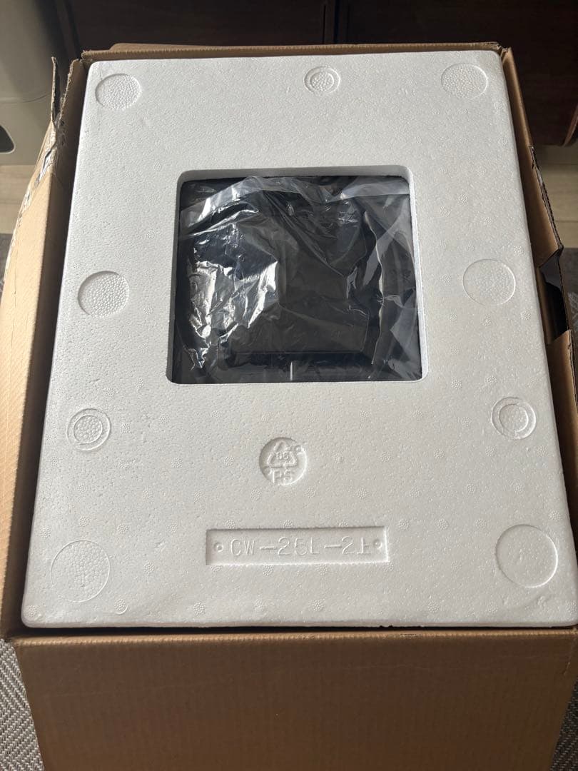 Versos 冷温庫 25L ブラックVS-470