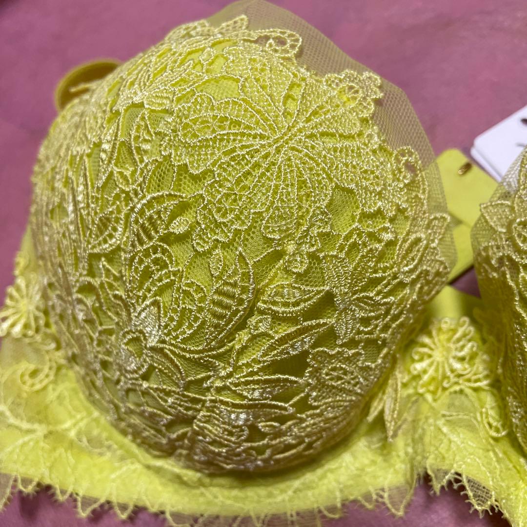 ワコール高級下着 Yue ユエ　 キャミソール&ブラジャー　セット