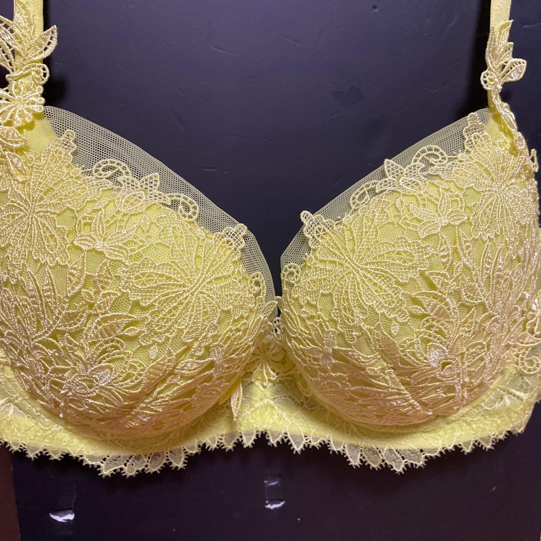 ワコール高級下着 Yue ユエ　 キャミソール&ブラジャー　セット