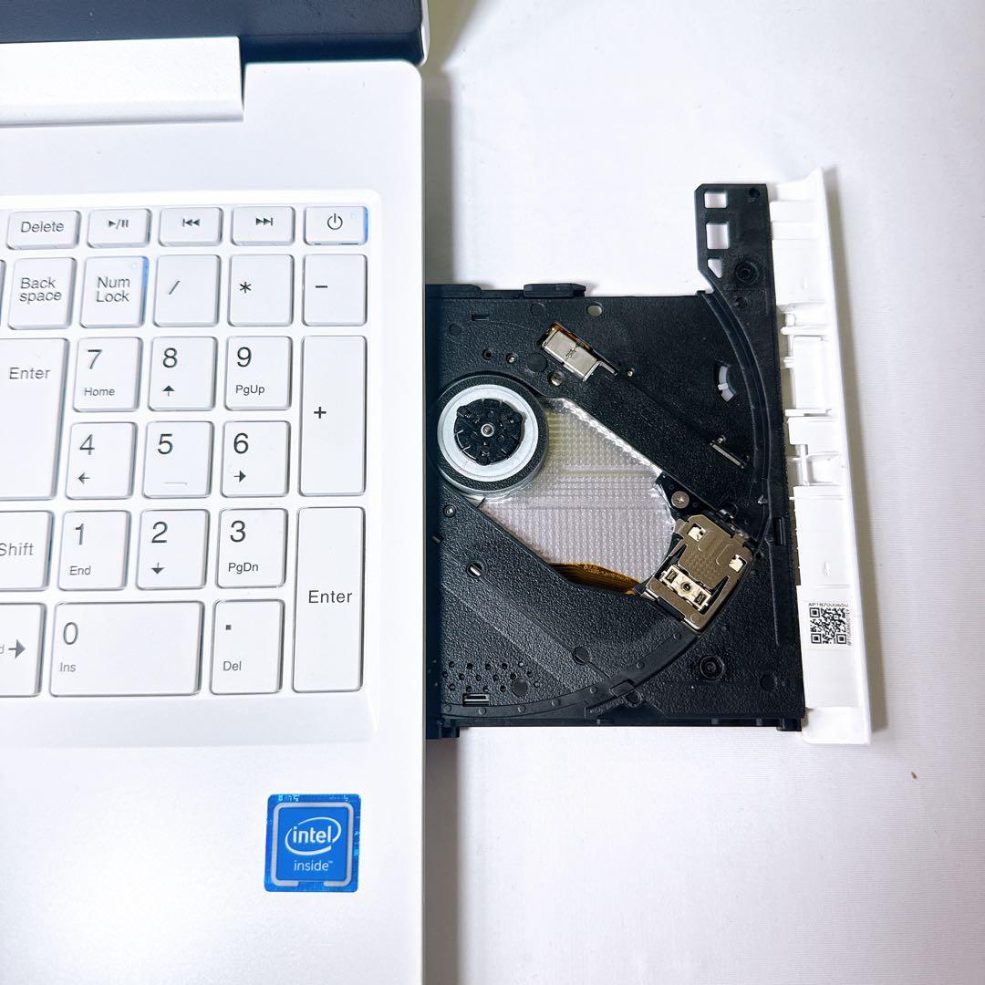 注目❤️薄型ホワイトノートパソコン❤️設定済み❤️すぐ使える❤️マウス付き❤️