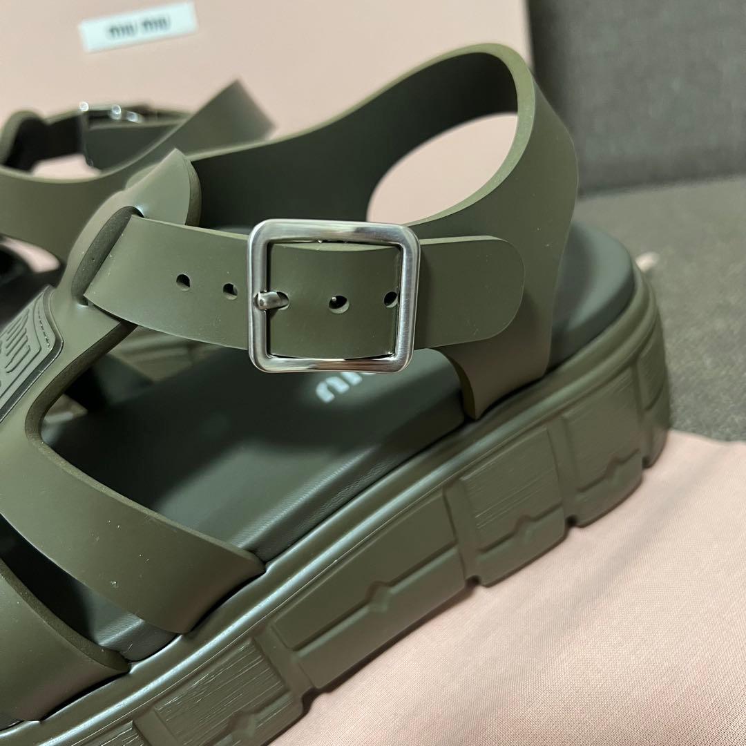 miu miu オリーブグリーン サンダル 新品未使用 箱布袋付き