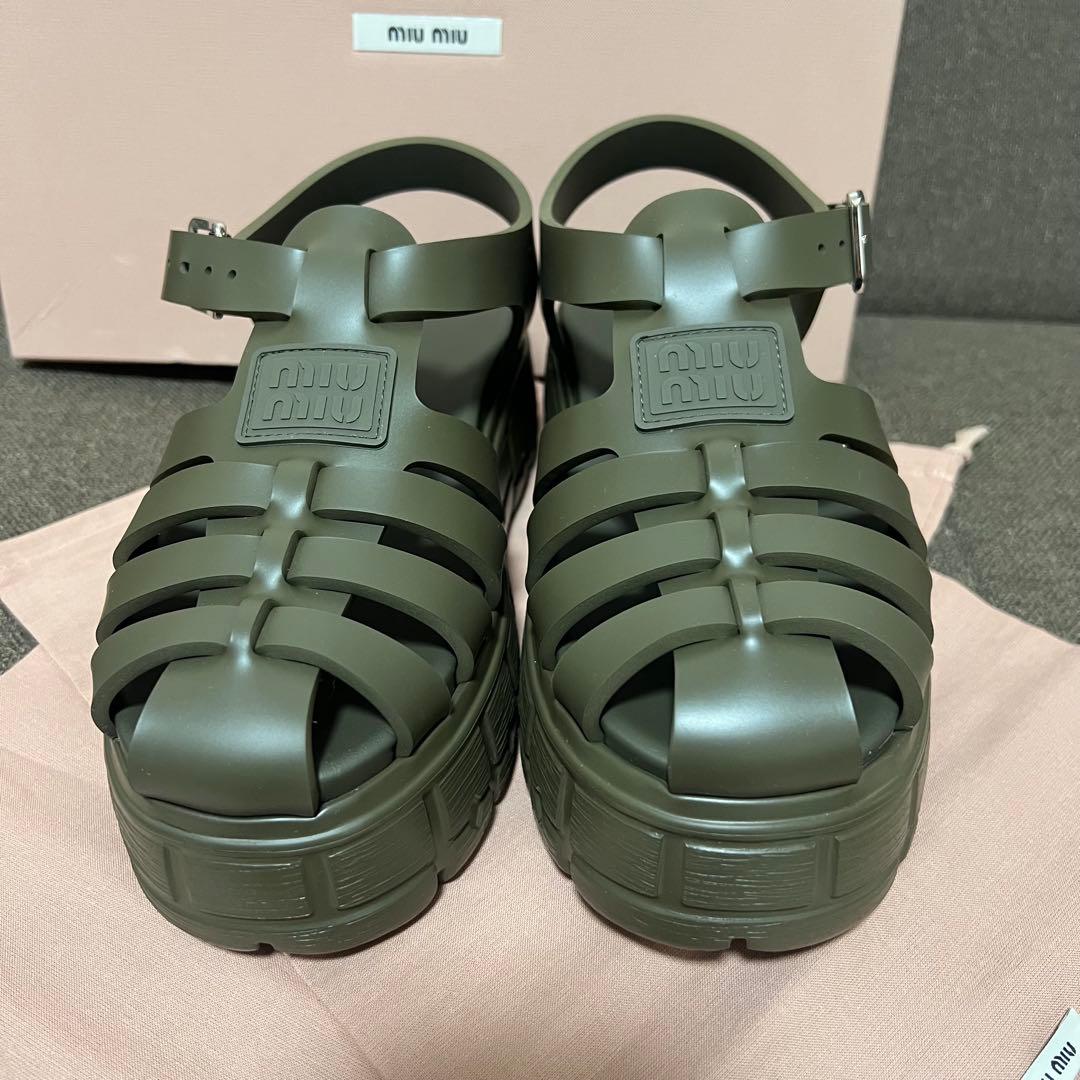miu miu オリーブグリーン サンダル 新品未使用 箱布袋付き
