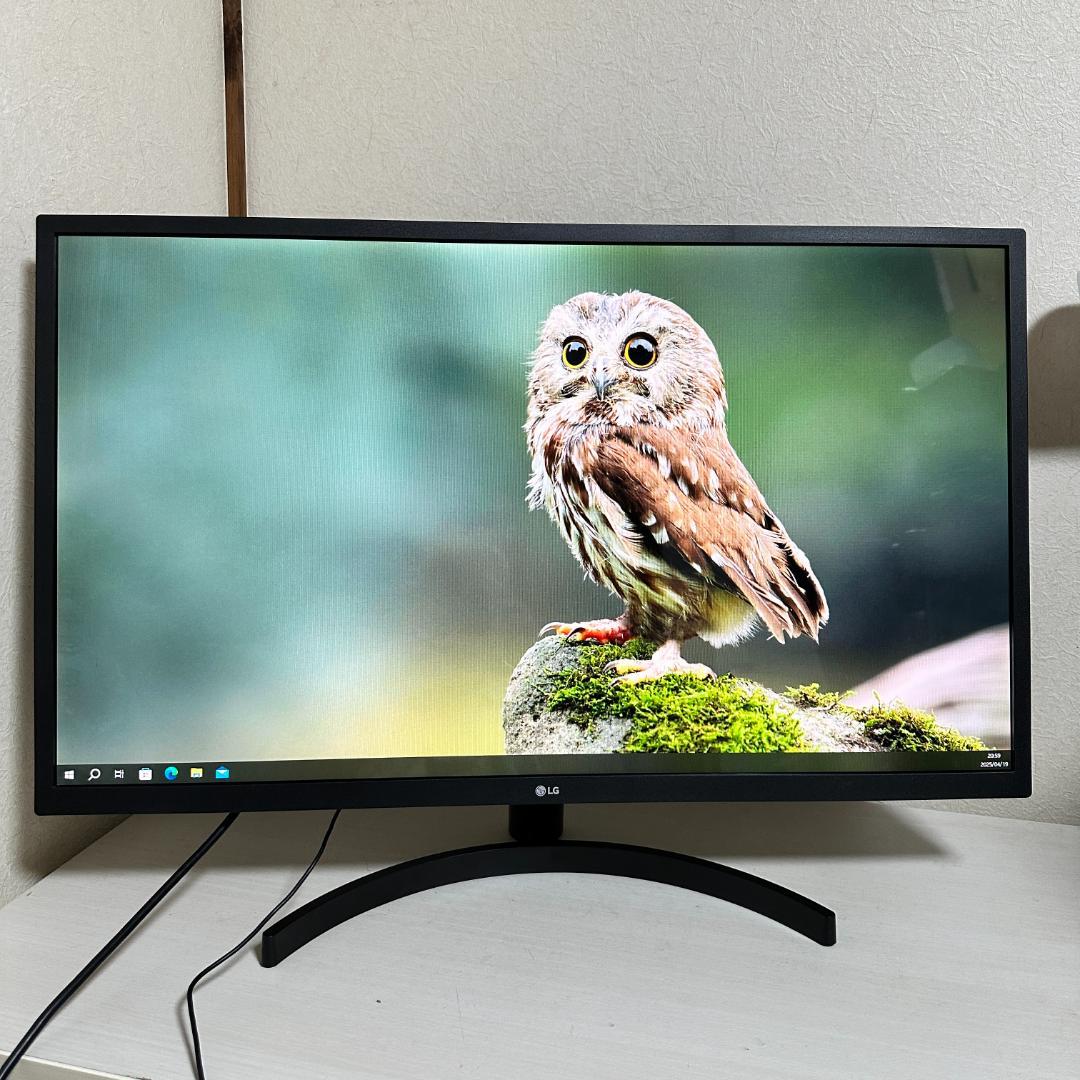 LG 31.5インチ 液晶モニター ①