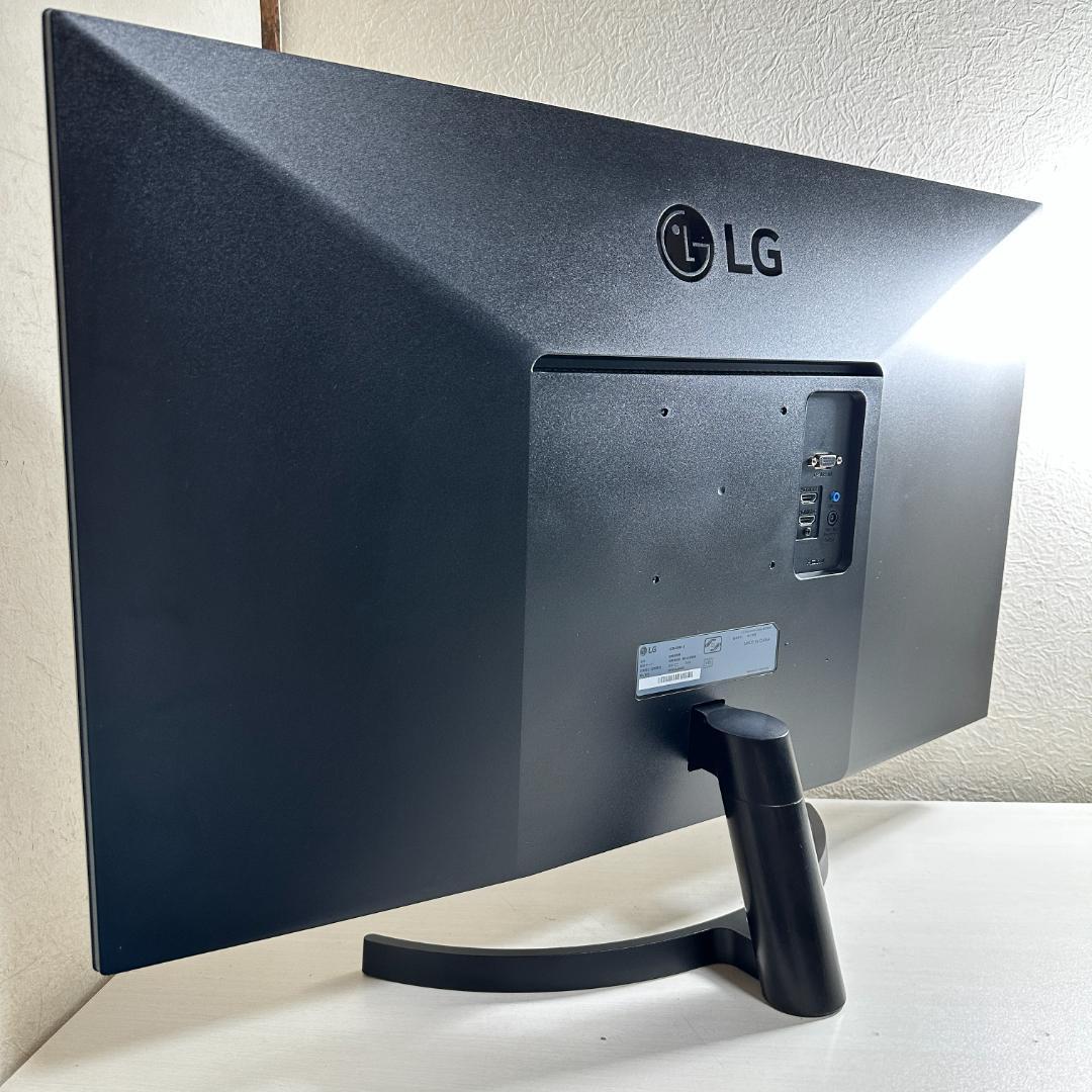 LG 31.5インチ 液晶モニター ①