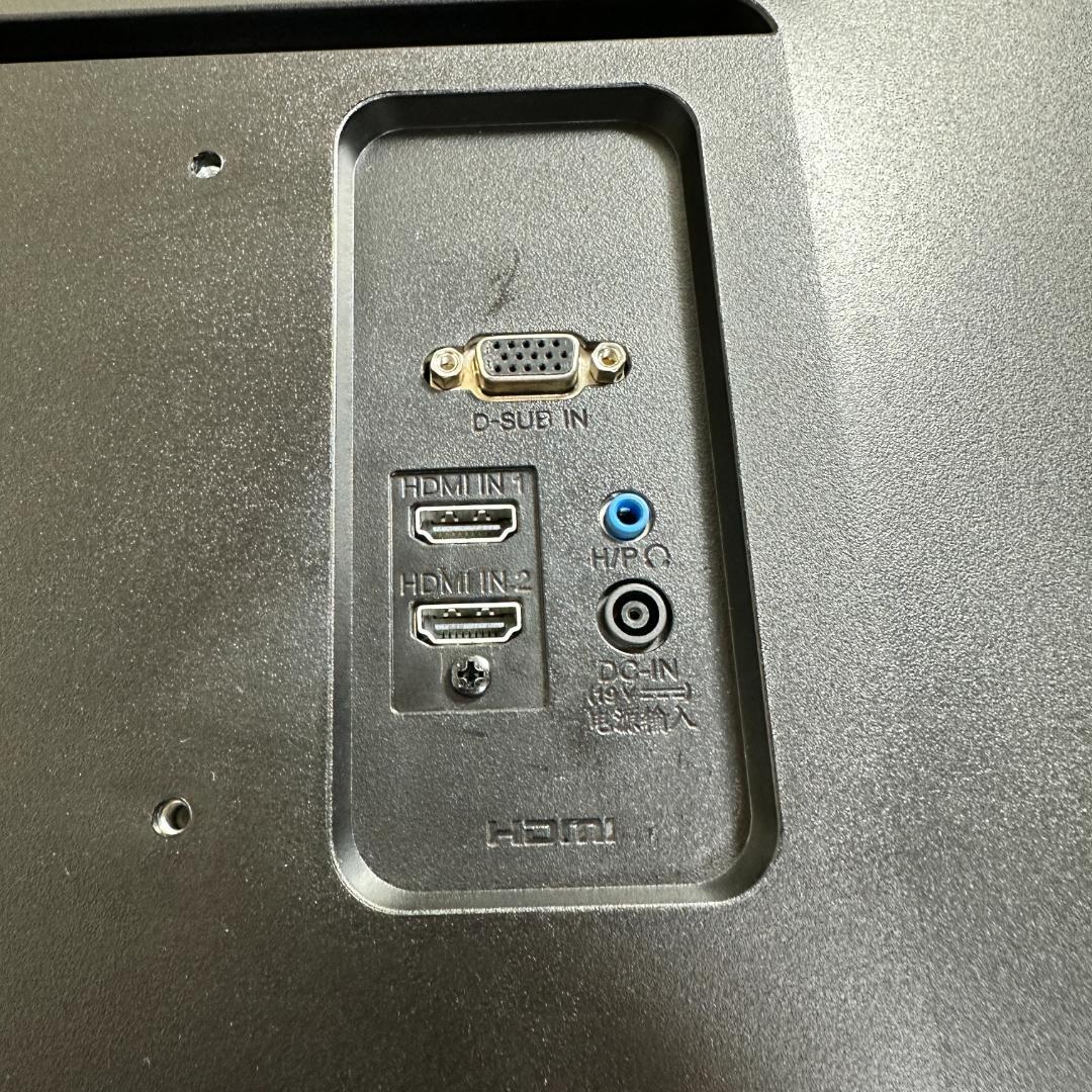 LG 31.5インチ 液晶モニター ①