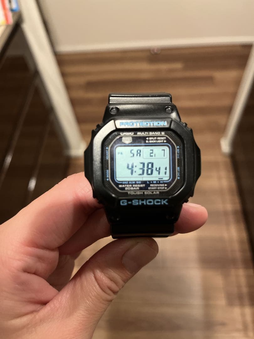G-SHOCK 電波時計　ソーラー充電　防水　耐衝撃