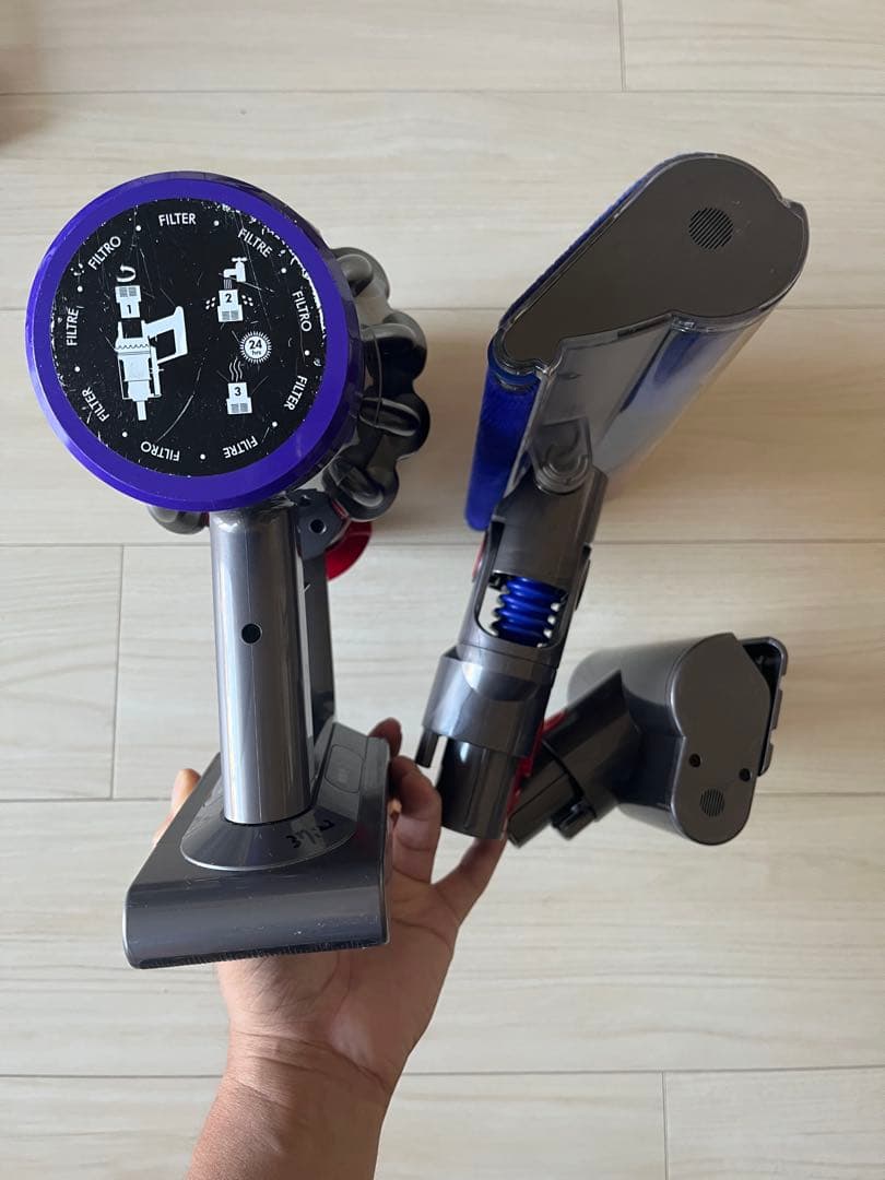 ダイソン Dyson V10 サイクロン式 コードレス掃除機