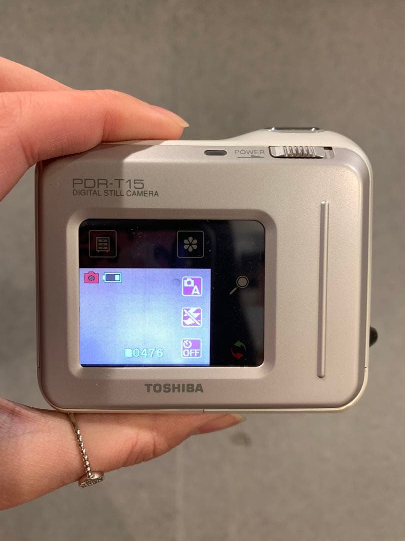 TOSHIBA PDR-T15 ハローキティ デジタルカメラ￼ 単三電池