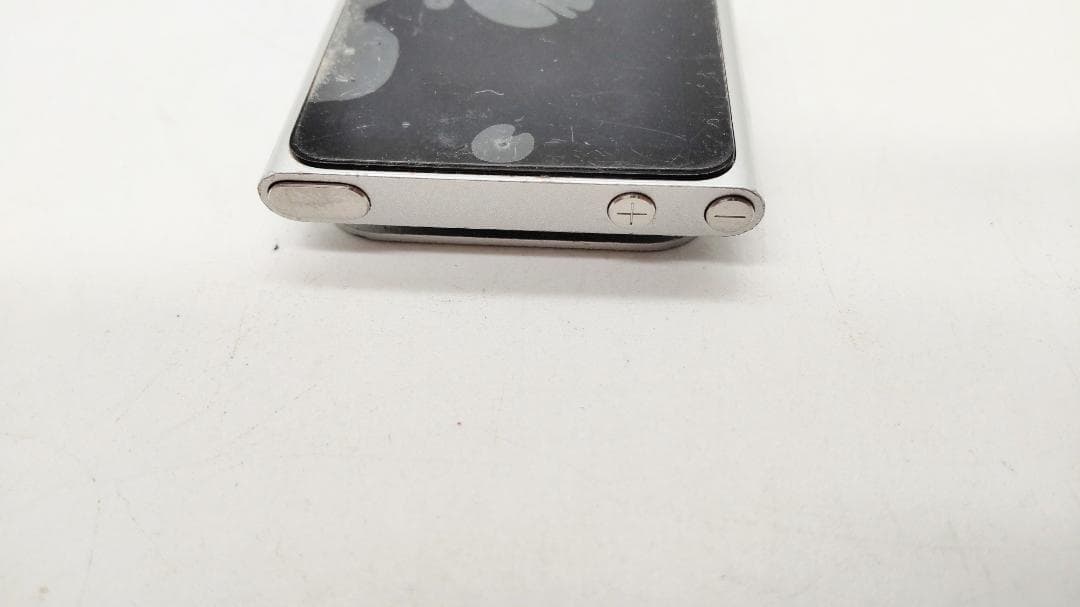 ジャンクApple iPod nano 8GB シルバー 第6世代 MC525J