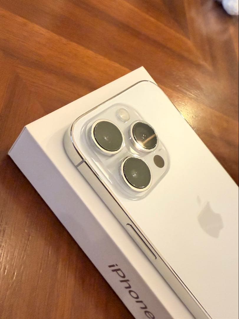 【美品】iPhone 14 Pro 256GB シルバー SIMフリー　おまけ付