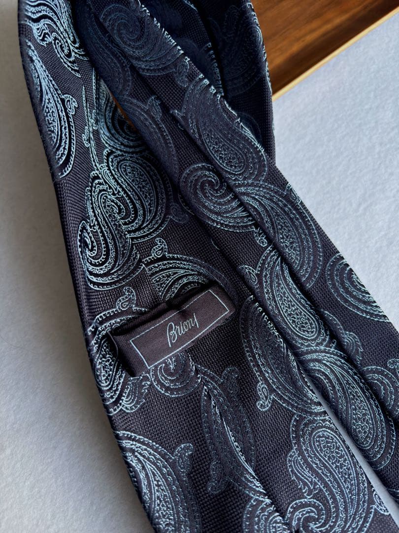 値下げ〔未使用〕ブリオーニ Brioni 最高峰 ネクタイ ネイビー ペイズリー