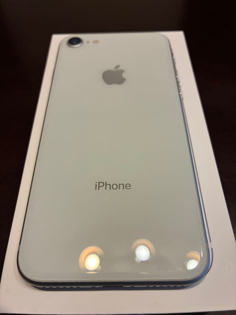 iPhone 8 64GB シルバー 本体　社外バッテリー